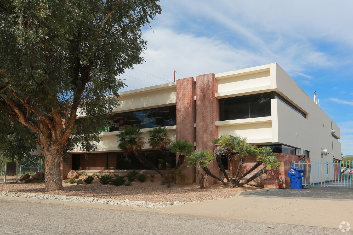 877 S Alvernon Way, Tucson 85711 Office for Rent