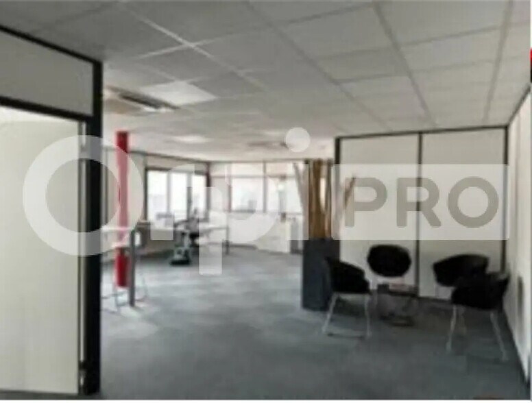 Office in Villefranche-sur-Saône to rent - Interior Photo - Image 3 of 4