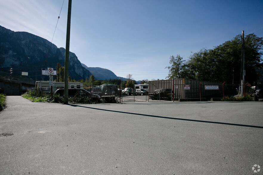 1570 Pemberton Ave, Squamish, BC for sale - Building Photo - Image 3 of 4