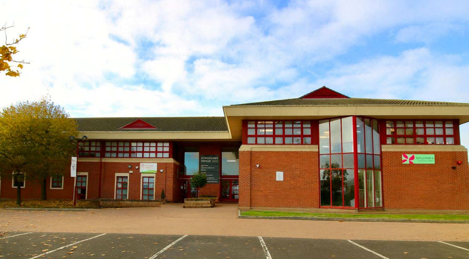 2 Woodbrook Cres, Billericay to rent Primary Photo- Image 1 of 5