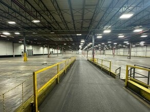 2500 N 22nd St, Decatur, IL to rent Interior Photo- Image 2 of 4