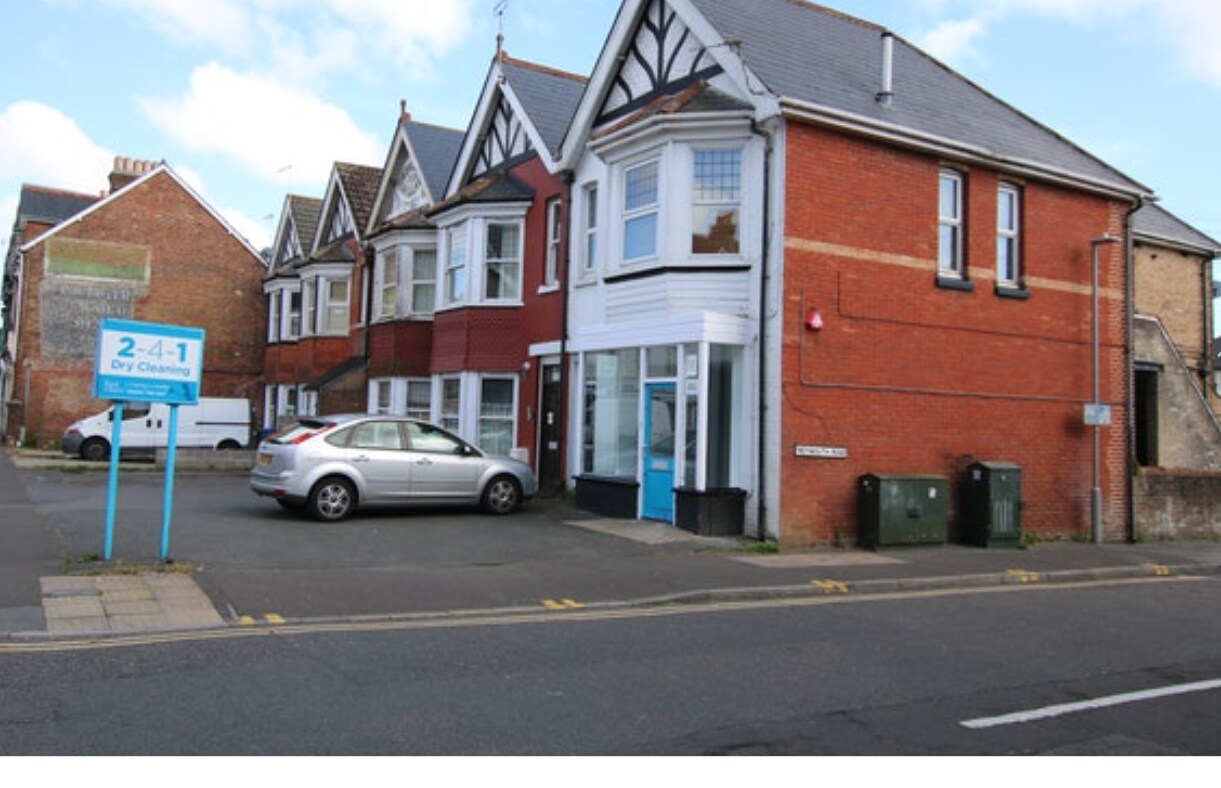 401 Ashley Rd, Poole, BH14 0AT UK