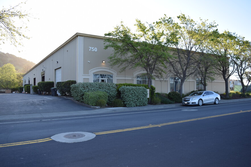 750 Link Rd, Fairfield, CA for rent - Building Photo - Image 1 of 3