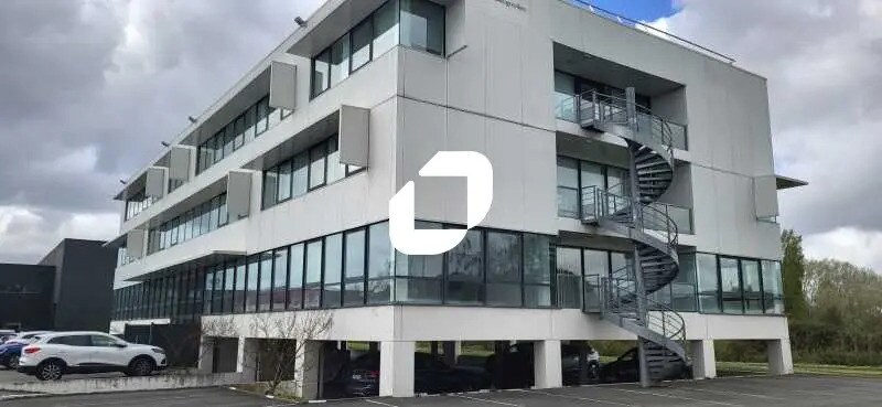 Office in Mérignac to rent Building Photo- Image 1 of 18