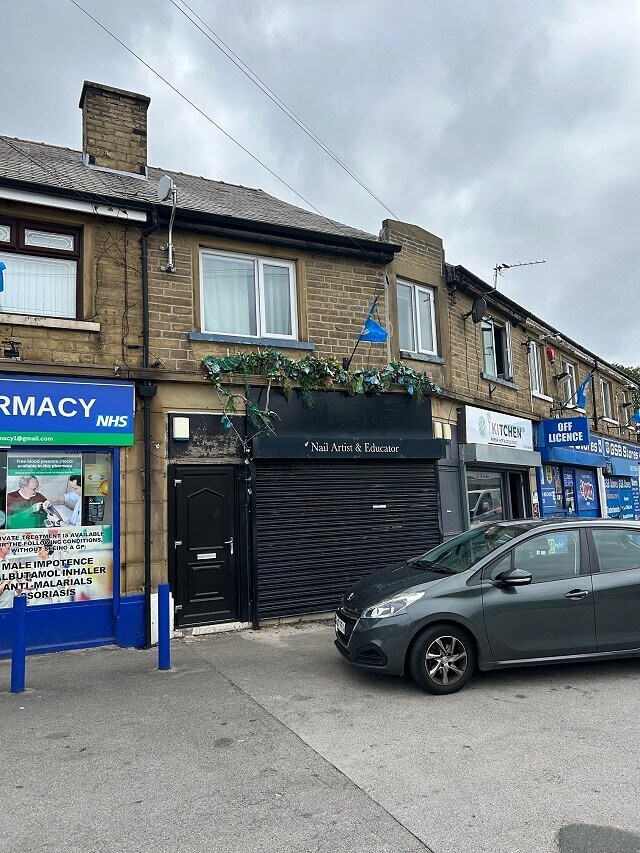 More details for 8b Tyersal View, Bradford - Retail to Rent