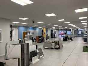 8 Acrewood Way, St Albans to rent Interior Photo- Image 1 of 1