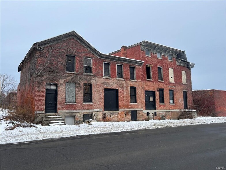 106 Hotel St, Utica, NY for sale - Building Photo - Image 1 of 1