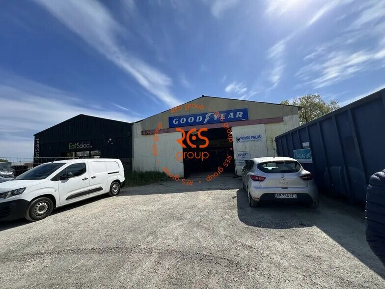 Light Industrial in Le Haillan for sale - Building Photo - Image 2 of 3