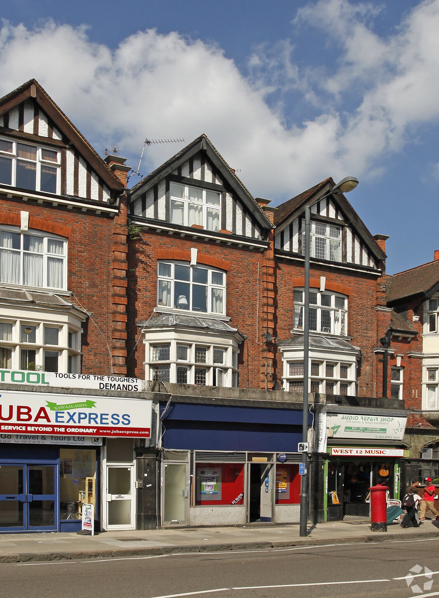 418 Uxbridge Rd, London for sale Primary Photo- Image 1 of 1