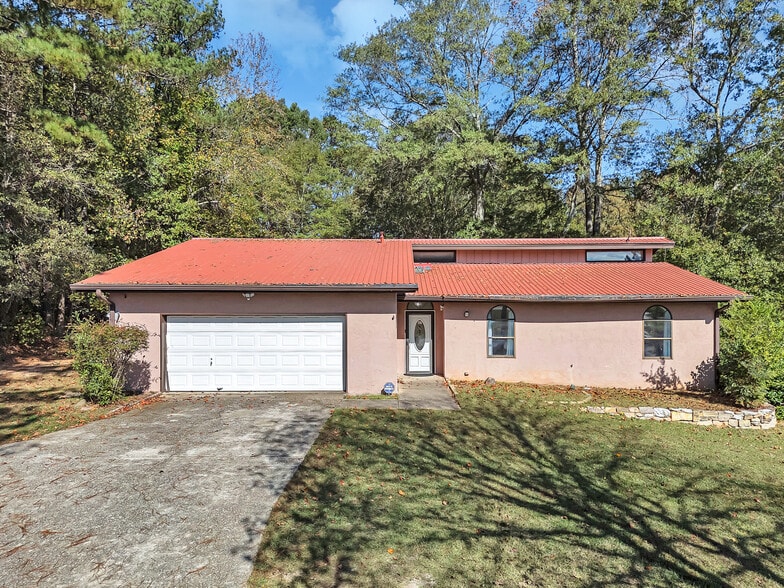 5575 Milam Rd, Fairburn, GA for rent - Building Photo - Image 1 of 32