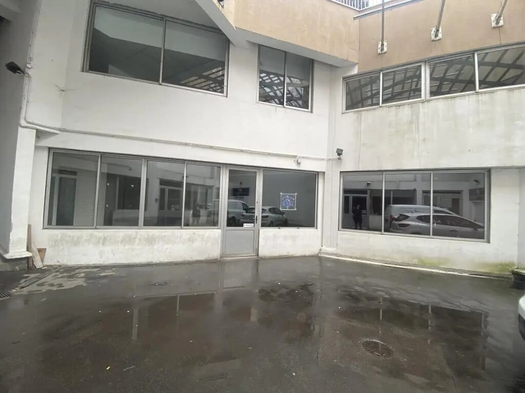 Vente Local d'activités 390 m² - Photo 1