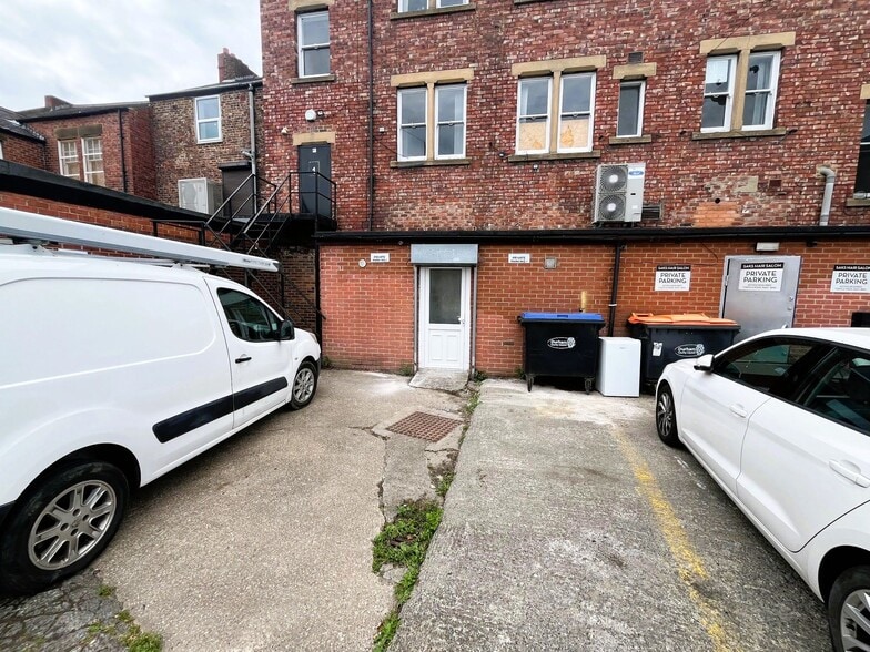 84 Front Street, Chester Le Street to rent - Building Photo - Image 2 of 2