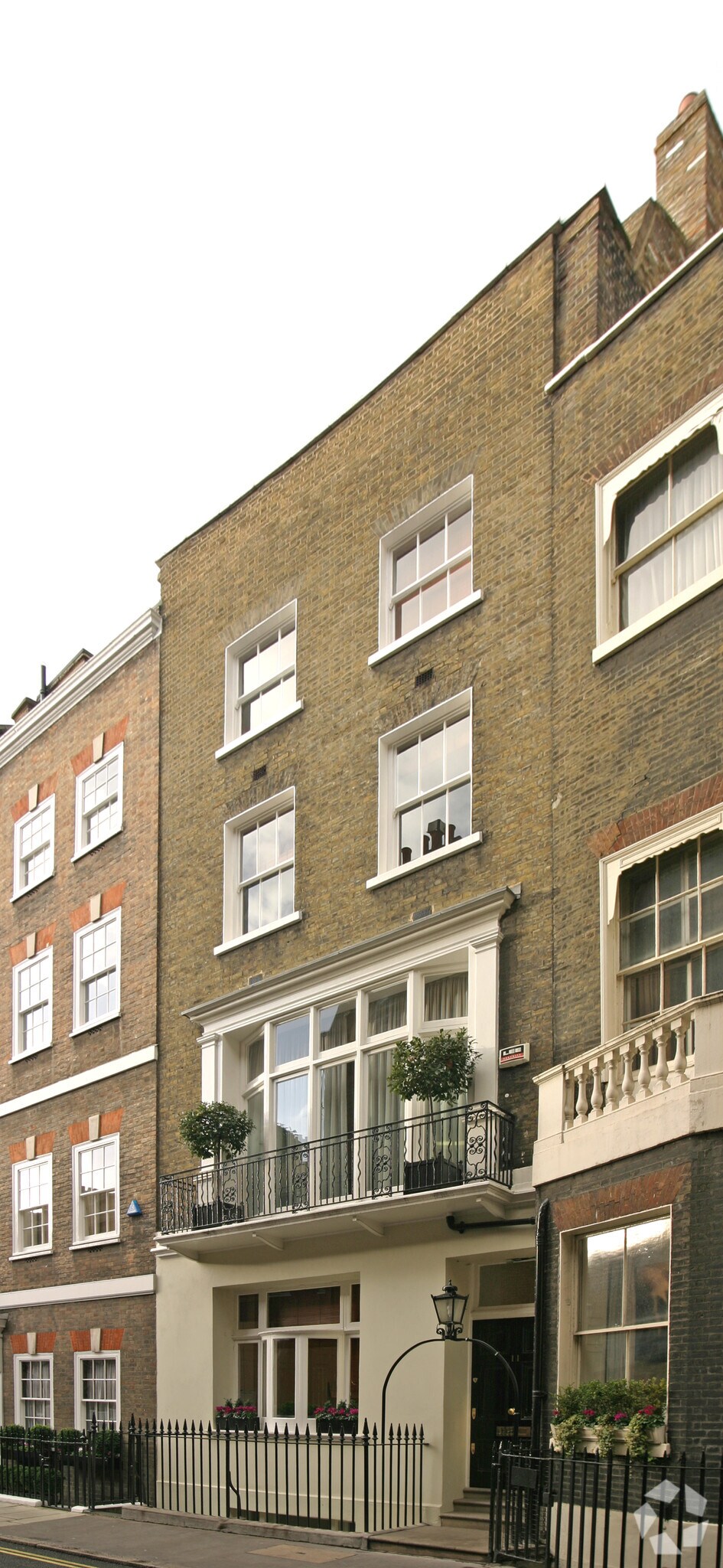 11 St James's Pl, London for sale Primary Photo- Image 1 of 1