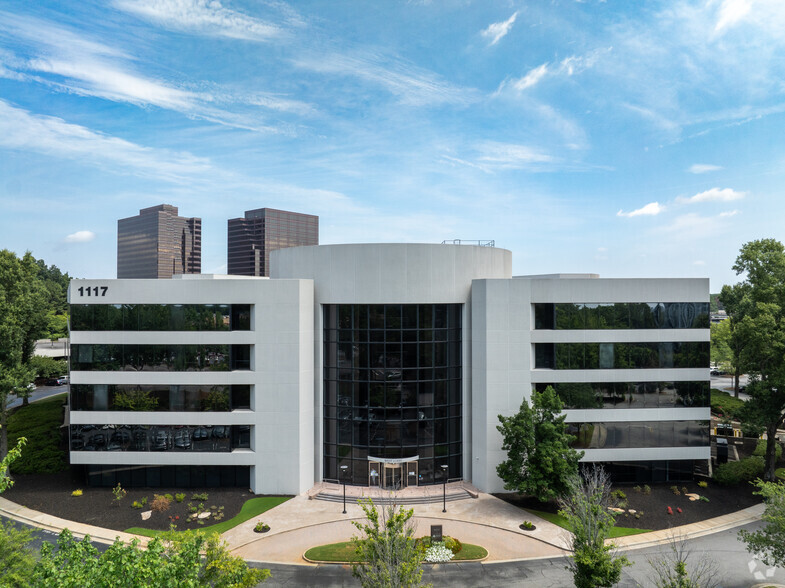 1117 Perimeter Ctr W, Atlanta, GA for rent - Building Photo - Image 2 of 20