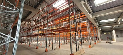 Industrial in Corbas to rent Interior Photo- Image 1 of 8