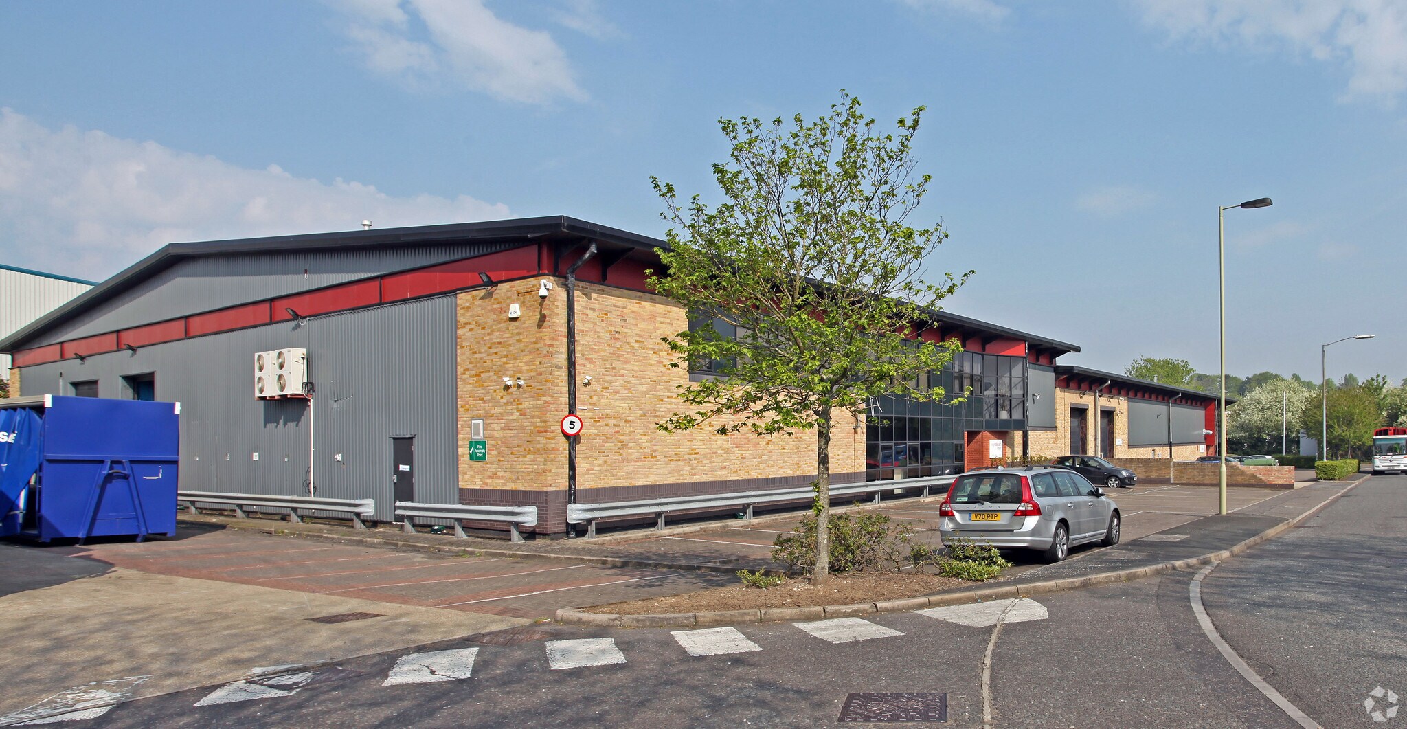 Grafton Way, Basingstoke for sale Primary Photo- Image 1 of 1