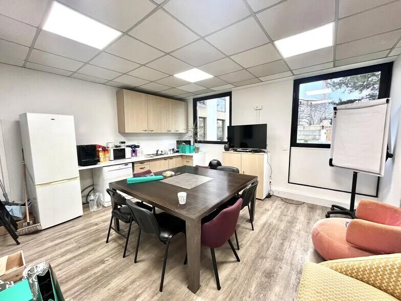 Office in Chatou to rent - Interior Photo - Image 2 of 9