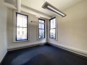 432 N Clark St, Chicago, IL for rent Interior Photo- Image 1 of 8