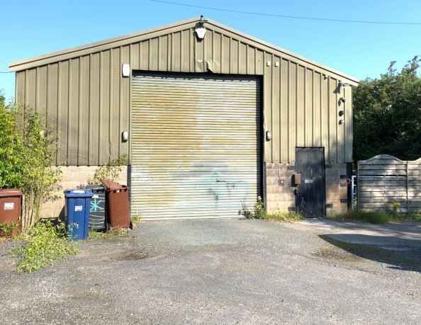 Midge Hall Ln, Leyland for sale - Primary Photo - Image 1 of 1