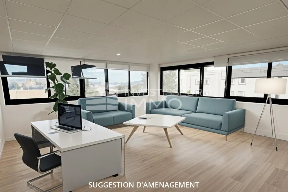 Office in Courbevoie for sale Interior Photo- Image 1 of 7