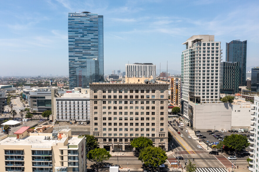 710-714 W Olympic Blvd, Los Angeles, CA for rent - Building Photo - Image 2 of 6