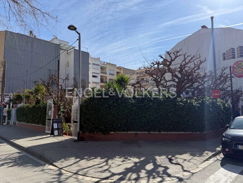 Retail in Pineda de Mar, Barcelona for sale - Building Photo - Image 1 of 5