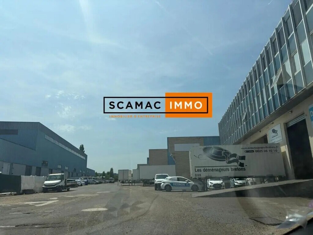 Location Entrepôt 785 m² - Photo 1