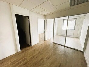 Office in Évry-Courcouronnes to rent Interior Photo- Image 2 of 6