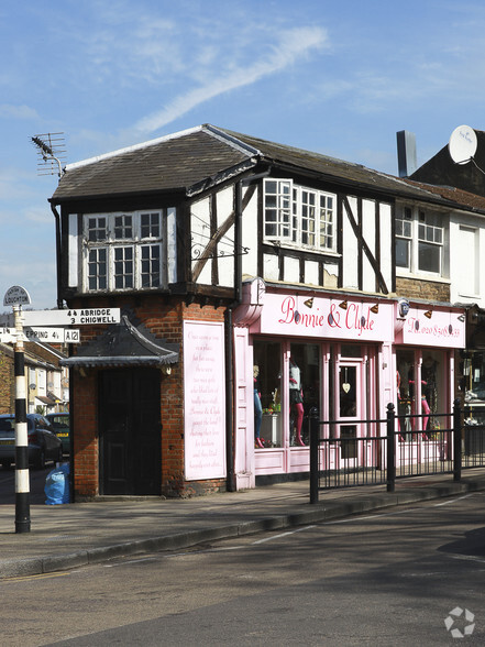 160-162 High Rd, Loughton for rent - Primary Photo - Image 1 of 2