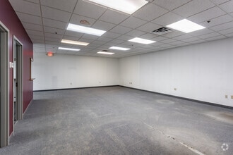 7700 N 68th Ave, Minneapolis, MN to rent Interior Photo- Image 2 of 16