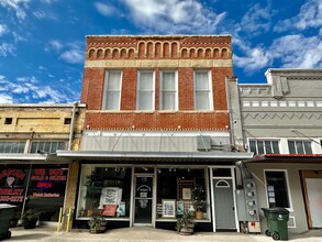 110 N Austin St, Seguin, TX for sale Building Photo- Image 1 of 1