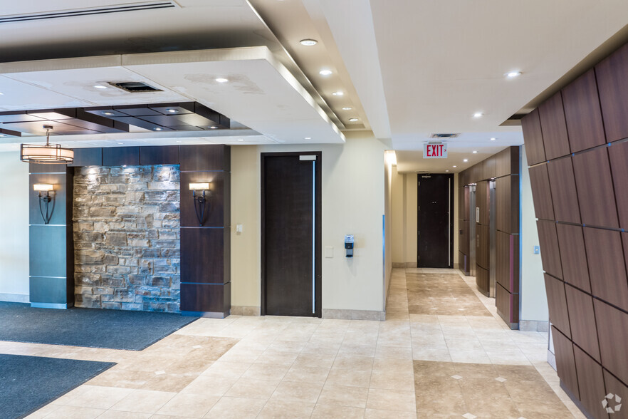 302 Town Centre Blvd N, Markham, ON for rent - Lobby - Image 3 of 4