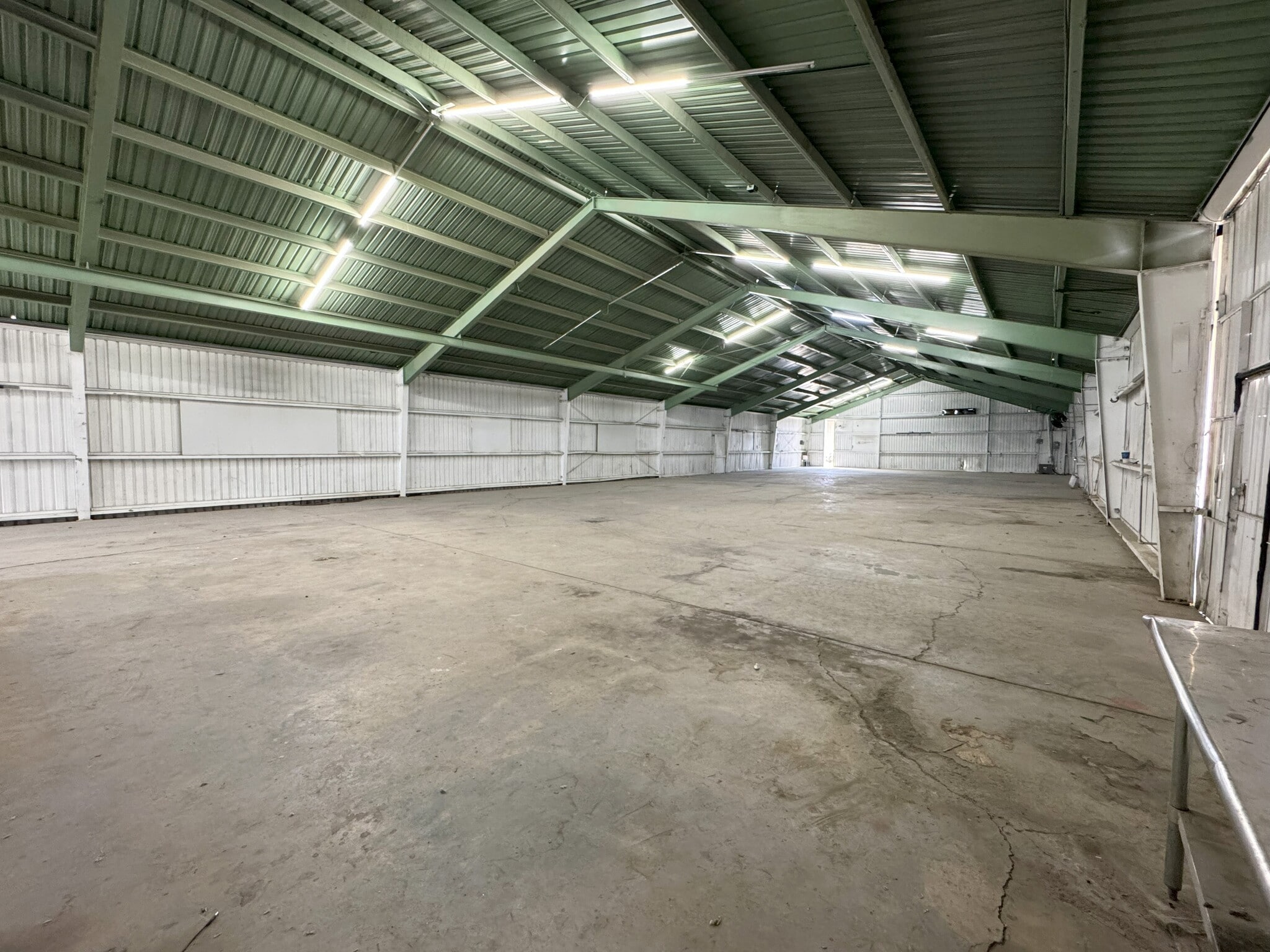 1449 Mesa View St, Hemet, CA to rent Interior Photo- Image 1 of 17