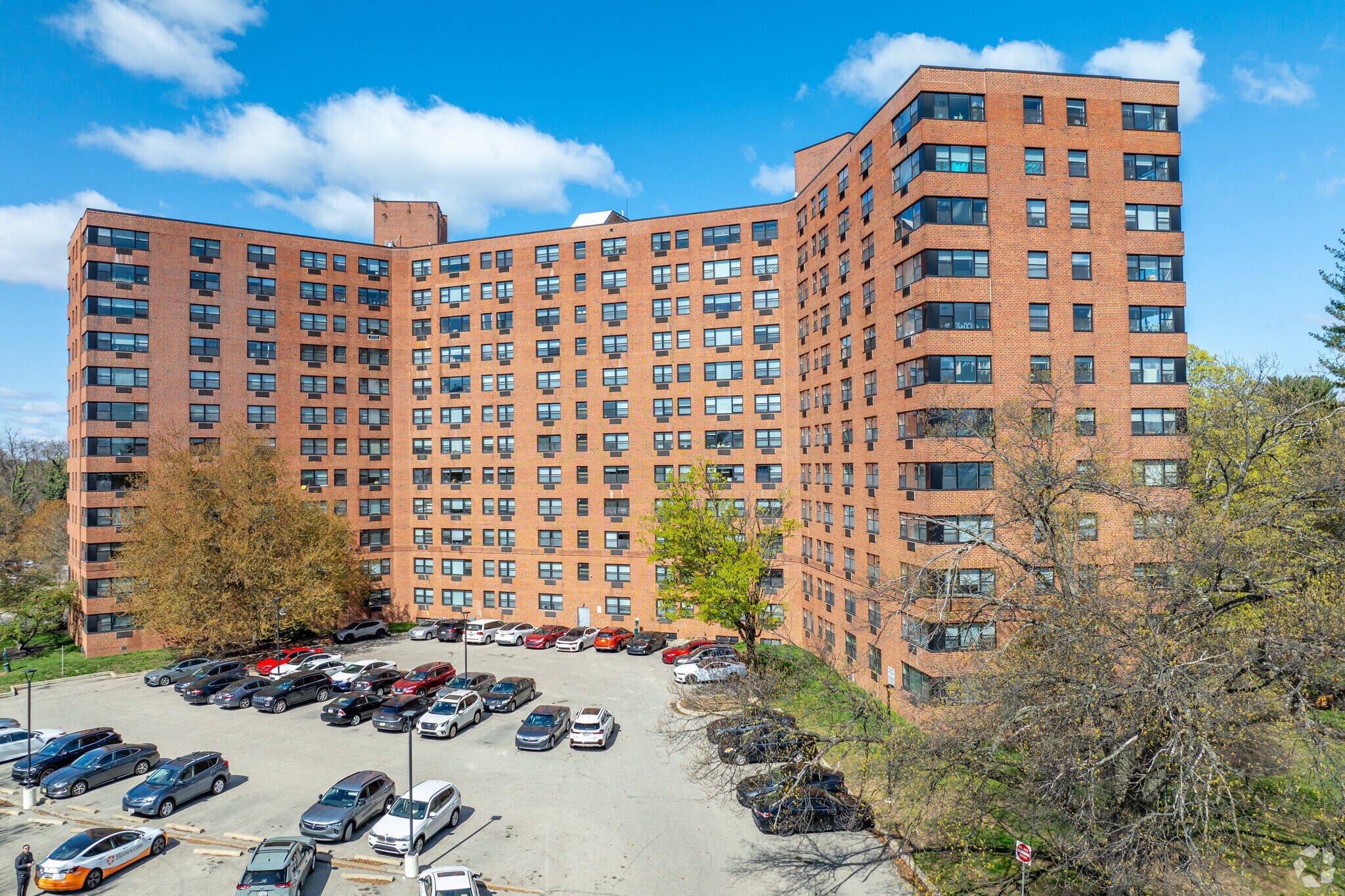 633 W Rittenhouse St, Philadelphia, PA to rent Primary Photo- Image 1 of 8