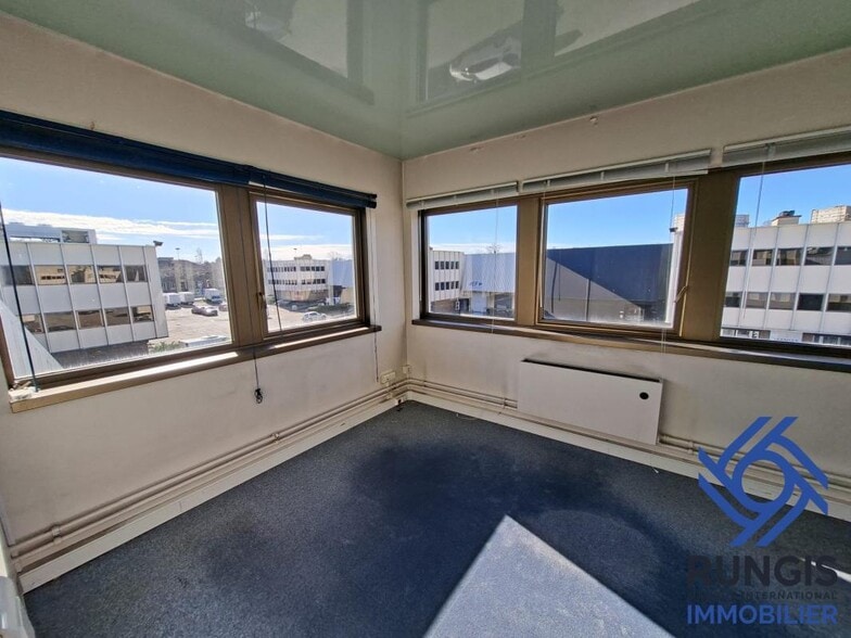 Industrial in L'HAY-LES-ROSES to rent - Interior Photo - Image 3 of 4