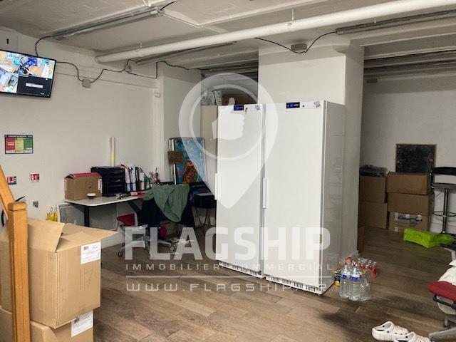 Location Commerce 70 m² - Photo 1