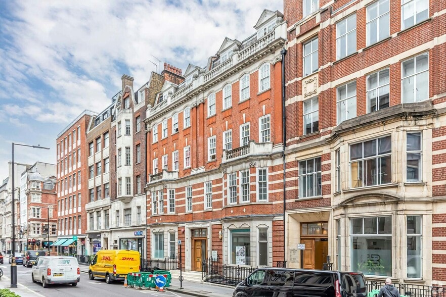 15-16 Margaret St, London to rent - Building Photo - Image 2 of 34