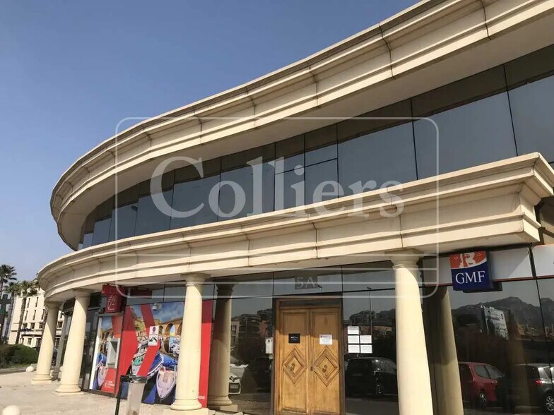 Office in Marseille to rent - Building Photo - Image 2 of 12