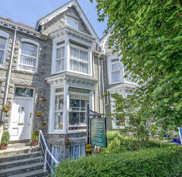 Alexandra Rd, Penzance for sale - Primary Photo - Image 1 of 1