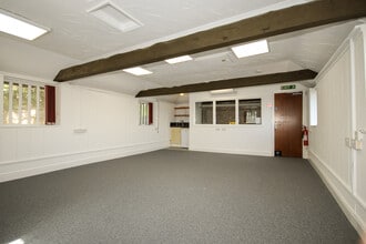 Sheppey Way, Bobbing to rent Interior Photo- Image 1 of 12