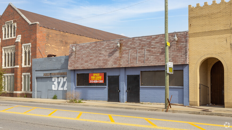 312-322 W 7 Mile Rd, Detroit, MI for rent - Building Photo - Image 3 of 4