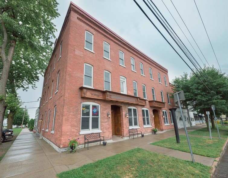 111 W Broadway St, Cape Vincent, NY for sale - Building Photo - Image 1 of 1