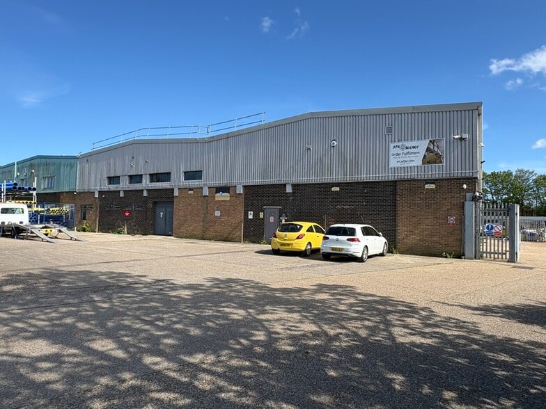 Wesley Dr, Newcastle Upon Tyne to rent - Building Photo - Image 2 of 4
