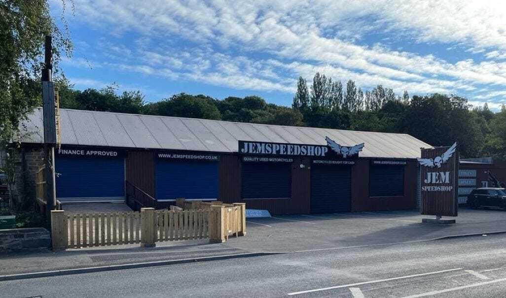 678 Bradford Rd, Batley for sale Building Photo- Image 1 of 1