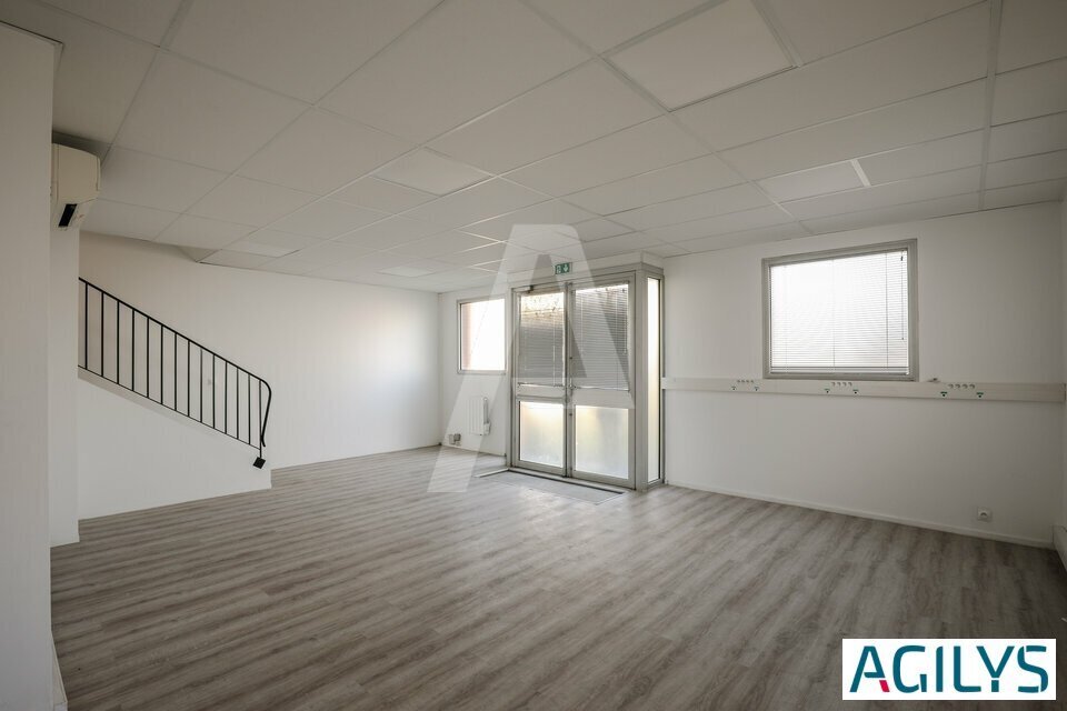 34 Route De Longjumeau, Chilly-Mazarin to rent Interior Photo- Image 1 of 8