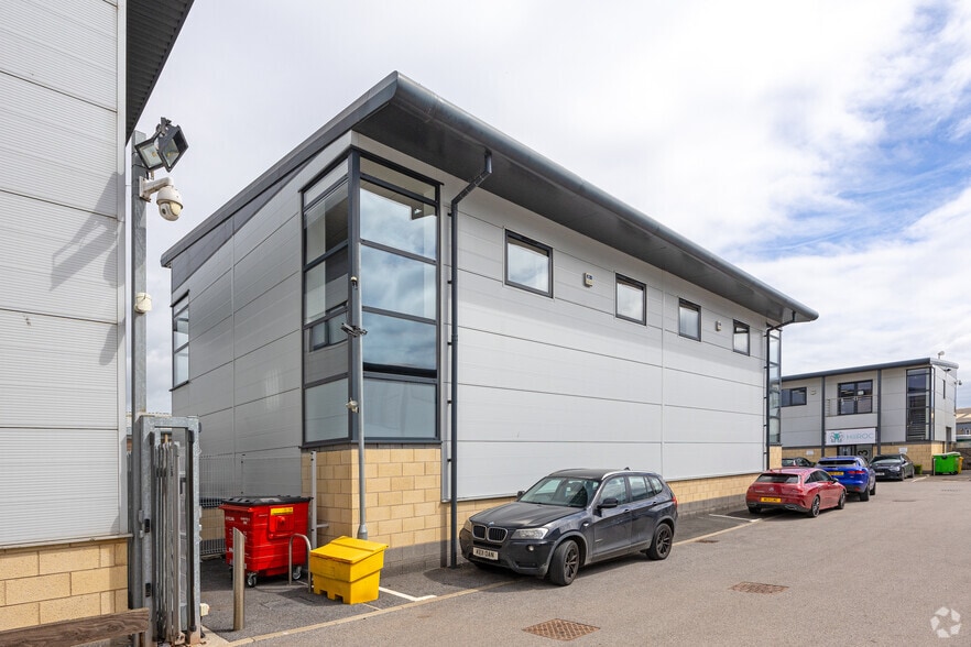 National Ave, Hull to rent - Building Photo - Image 2 of 2