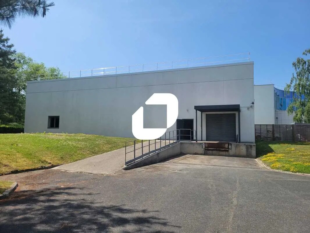 Light Industrial in Évry-Courcouronnes to rent Building Photo- Image 1 of 11