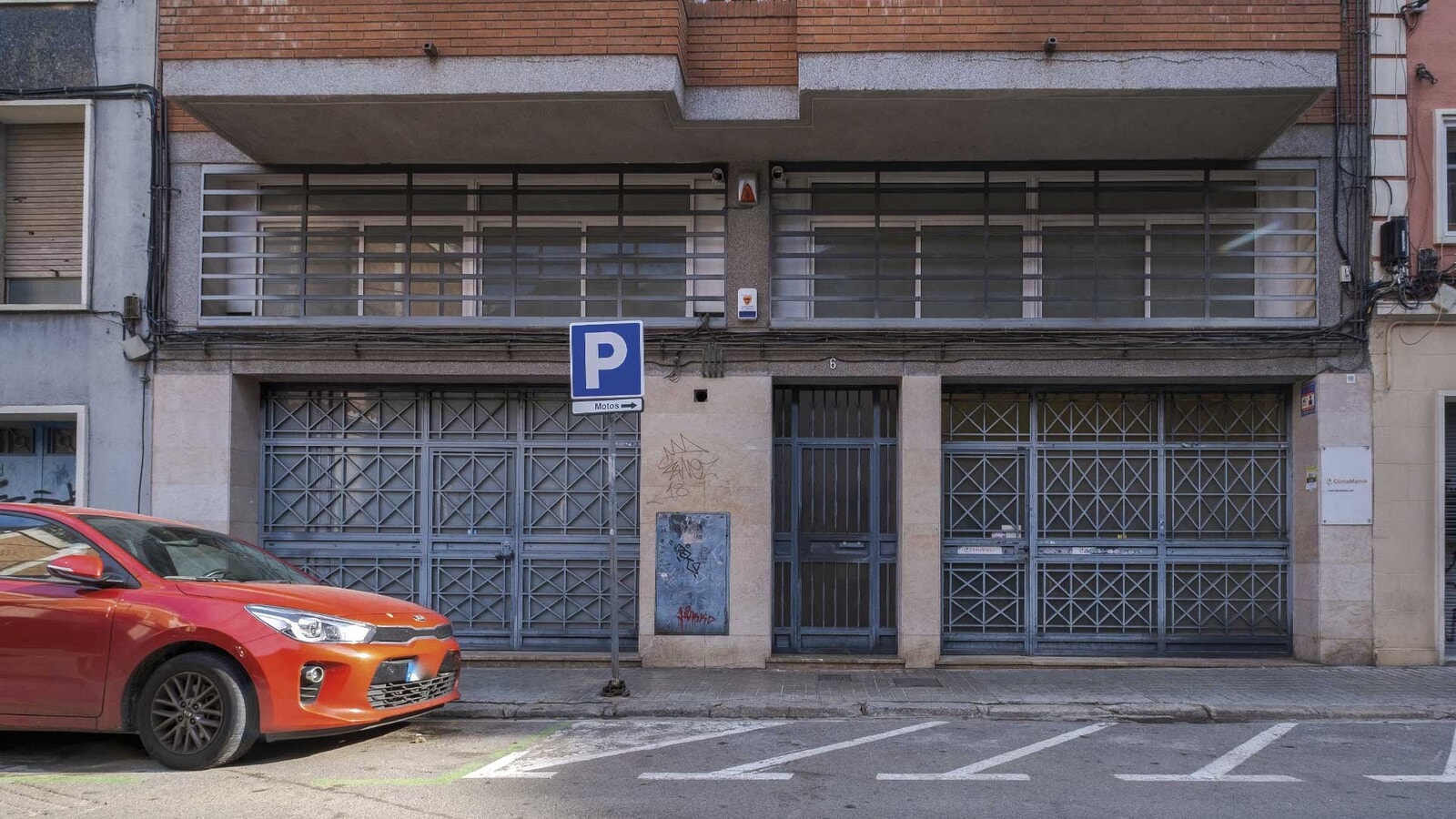 Barcelona, BAR 08027 - Unit - -  - Interior Photo - Image 1 of 6