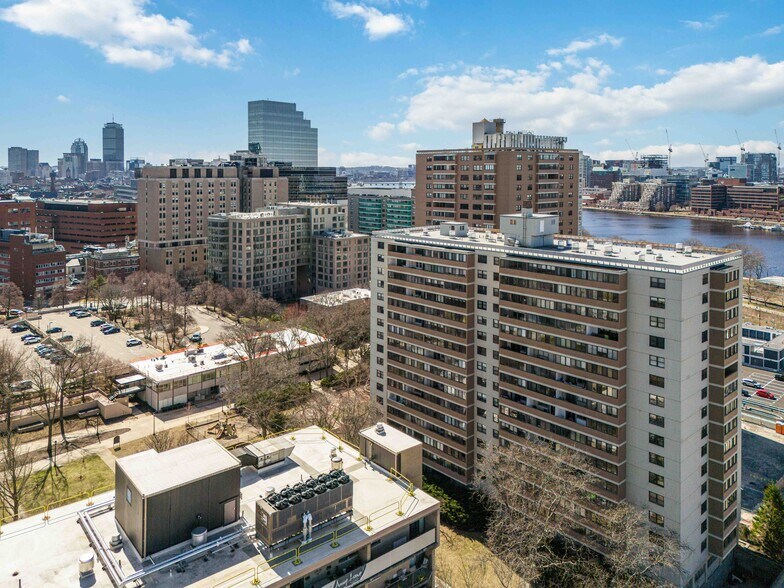 7 Whittier Pl, Boston, MA for sale - Building Photo - Image 3 of 11