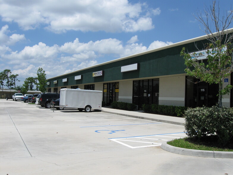 101-115 Hangar Rd, Kissimmee, FL for rent - Primary Photo - Image 1 of 3